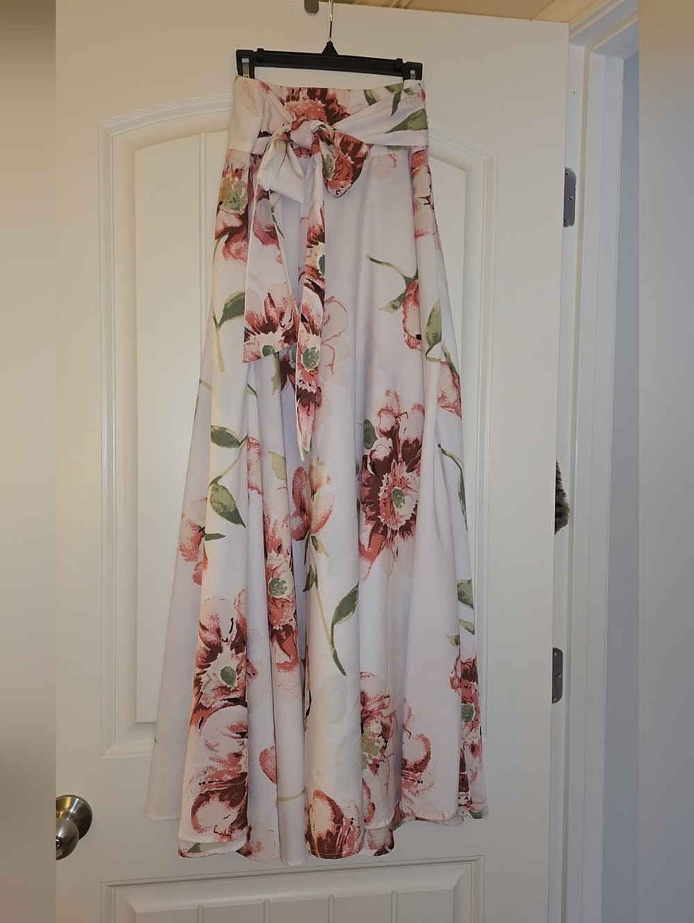 SHEIN White Floral Maxi Skirt with Tie Belt Size Small Great Condition